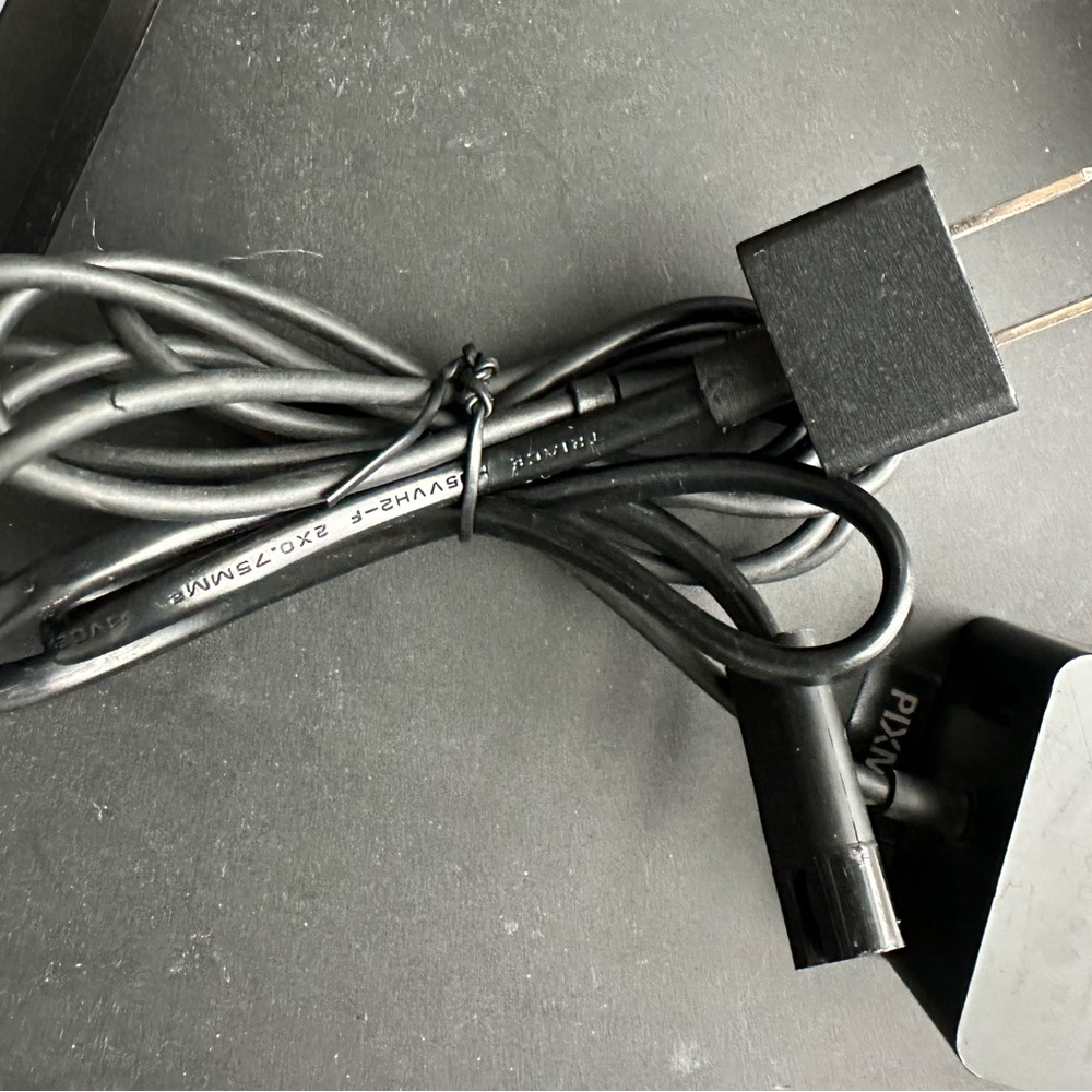 Surface Pro replacement AC Adapter - Picture 5 of 5